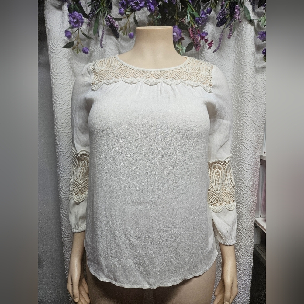 Elegant Cream Lace Detail Women's Top